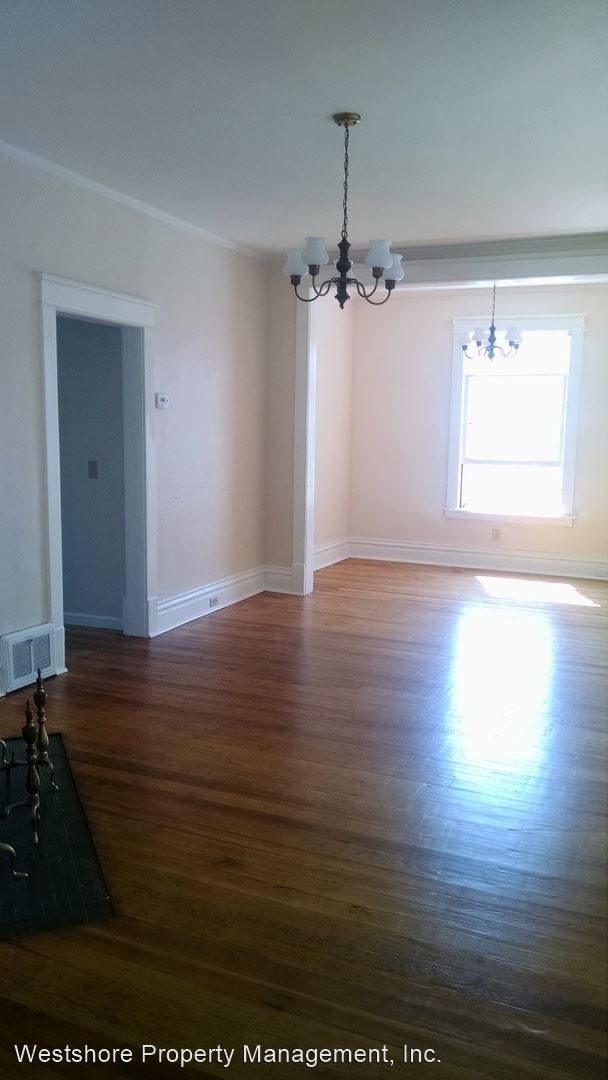 Building Photo - 3 br, 1.5 bath House - 527 W. Webster Ave