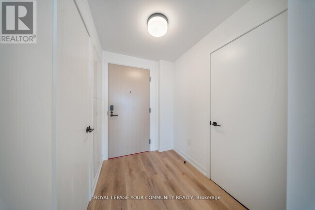 Photo du bâtiment - 5 York Garden Wy