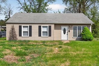 Building Photo - 6018 Evergreen Blvd