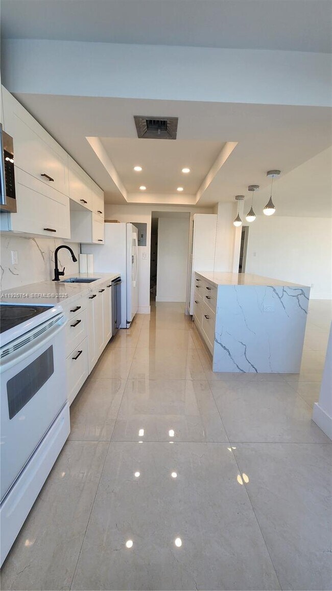 Foto del edificio - 18051 Biscayne Blvd