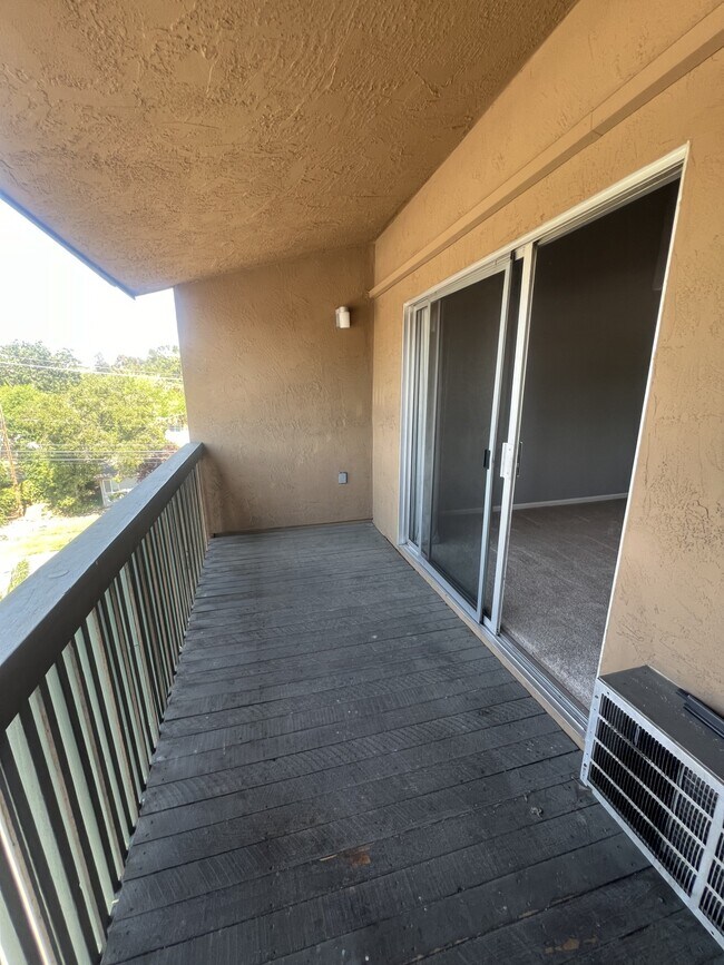 Foto del edificio - 155 Sharene Ln