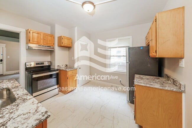 Building Photo - 339 W Calthrop Ave