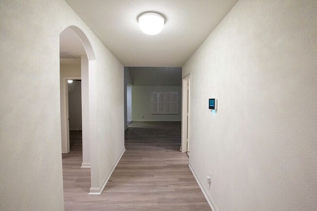 Building Photo - 308 Magnolia Dr