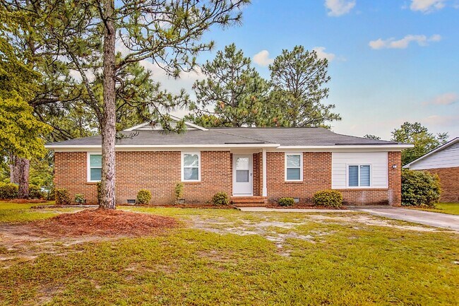 Foto del edificio - Ranch Style 3 bedroom 2 bathroom NEST Close to Fort Liberty!