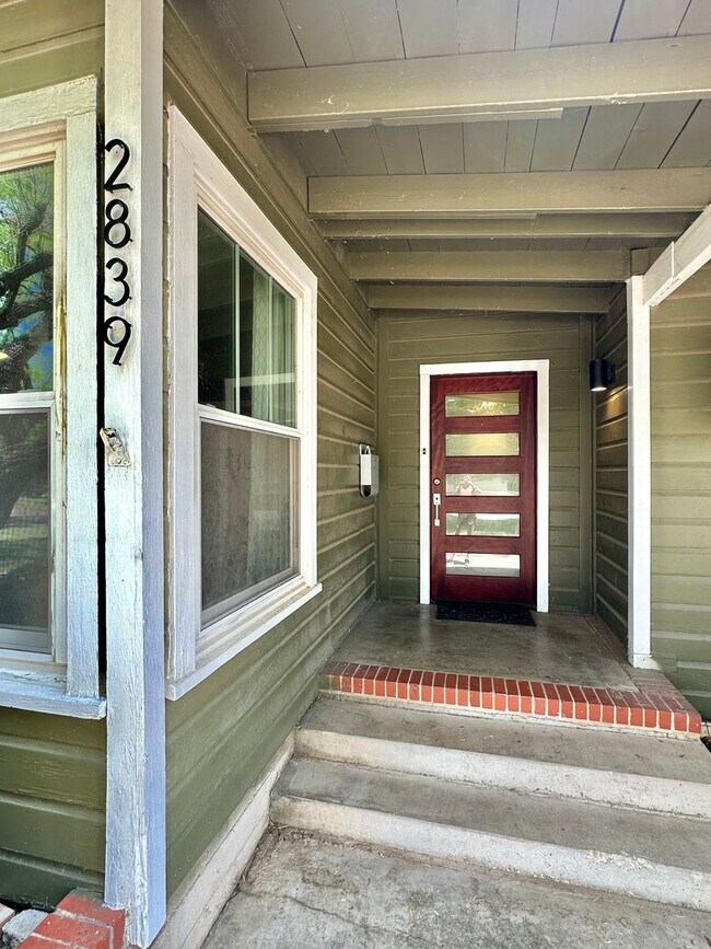 Building Photo - Spacious 2 Bedroom Near ASU!!