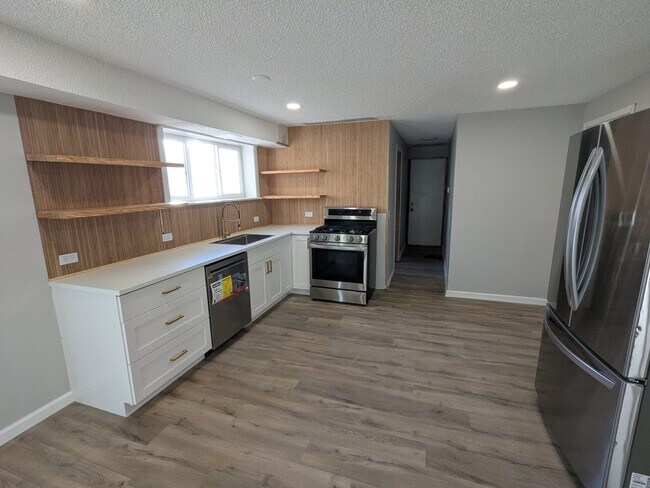 Foto del edificio - 28600 W Grass Lake Rd