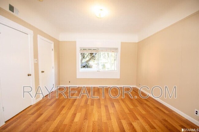 Foto del edificio - 3175 24th St