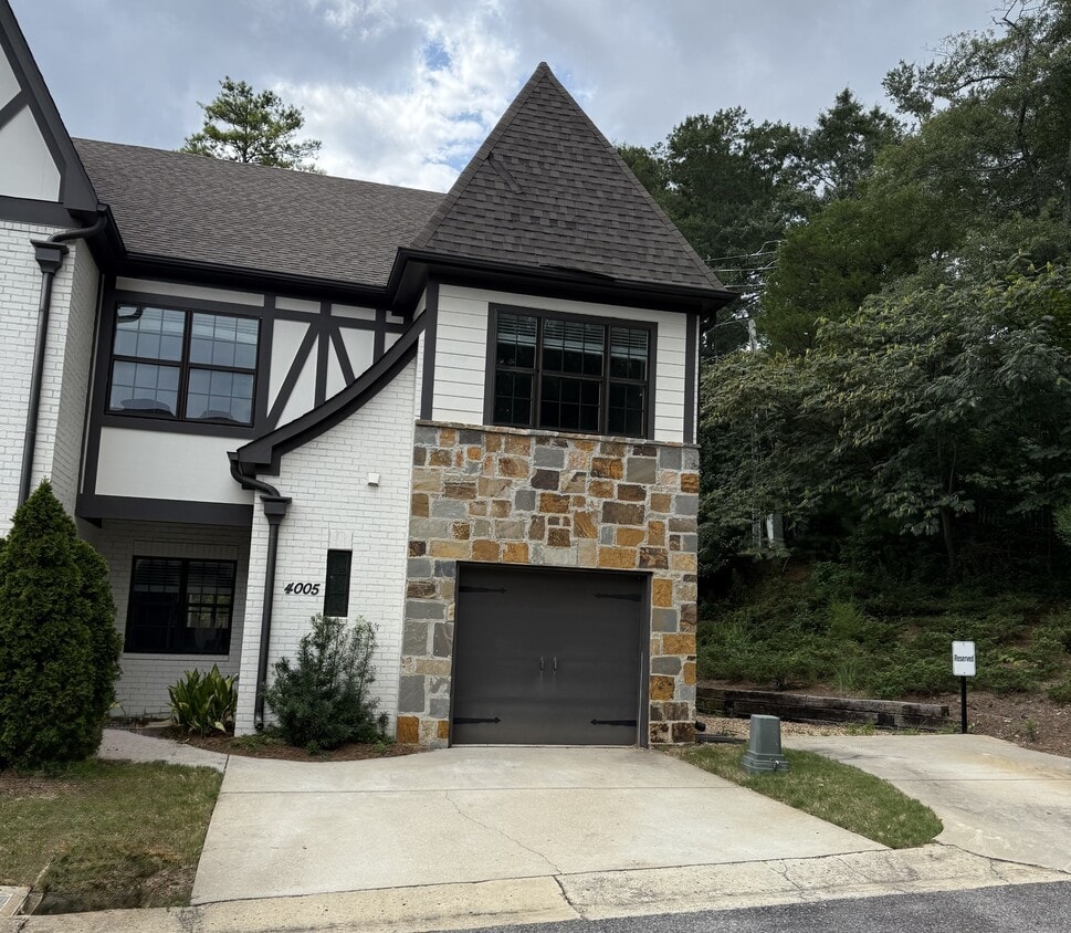 Primary Photo - 4005 Lenox Rd