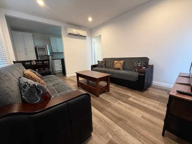 Building Photo - 1132 E Harvard St