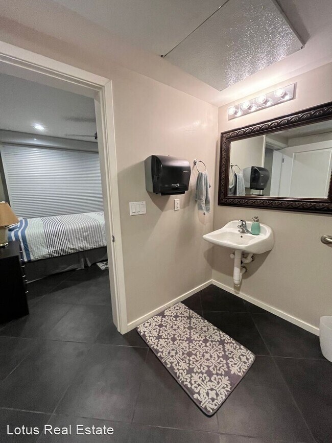 Foto del edificio - 3 br, 2.5 bath House - 522 W 1ST unit #104