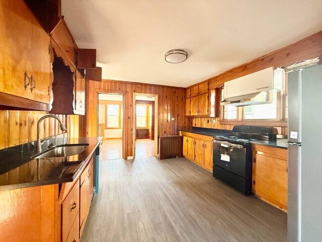 Foto del edificio - 15-24-24 125th St