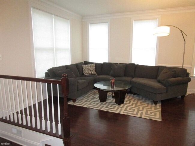 Building Photo - 4 br, 3.5 bath Townhome - 2334 Asberry Rd