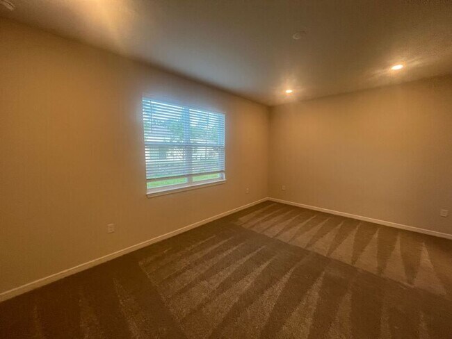 Building Photo - 3542 Treetop St