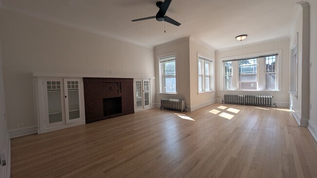 Foto del edificio - 5707 N Campbell Ave