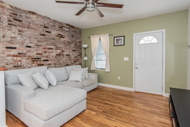 Foto del edificio - 4048 Walsh St