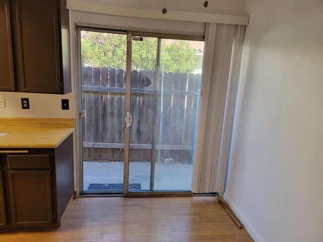 Building Photo - MORENO VALLEY HOME