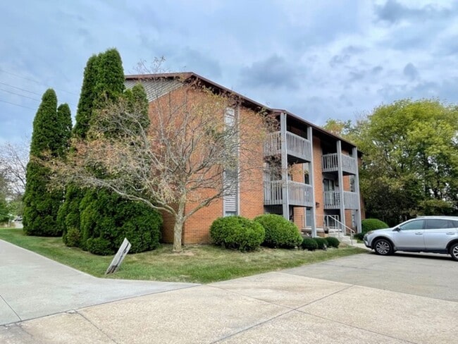 Building Photo - ONTARIO - 2 Bedroom Available!