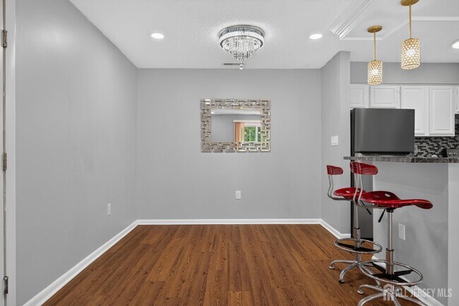 Foto del edificio - 5208 Ravens Crest Dr