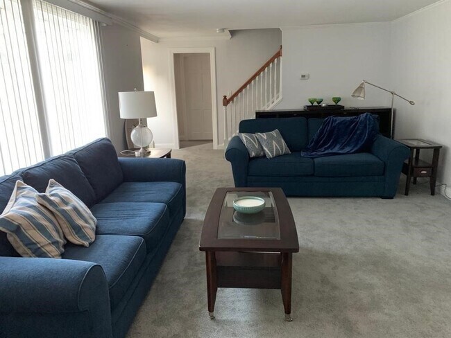 Building Photo - 7 Alcann Rd