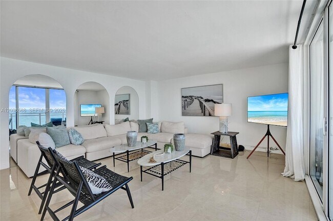 Foto del edificio - 2030 S Ocean Dr