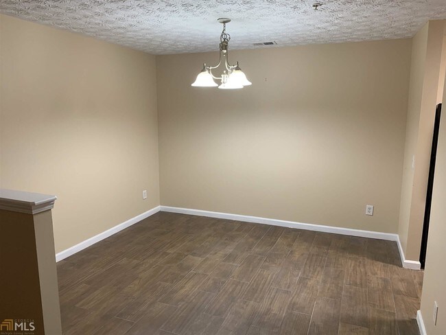 Building Photo - 14103 Fairington Ridge Cir