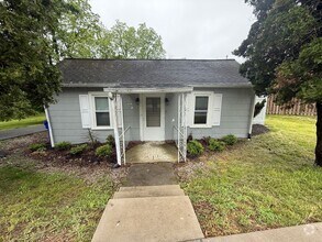 Building Photo - 1315 Giles Rd