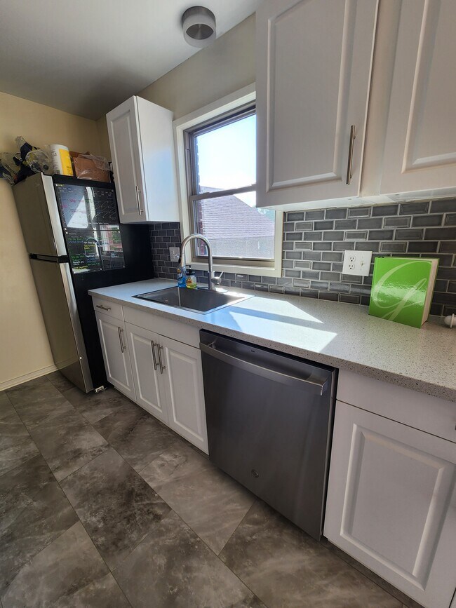 Foto del edificio - 2740 Dutch Ridge Rd