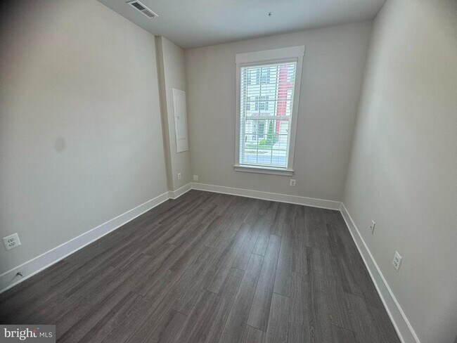 Foto del edificio - 203 Pomegranate Ln