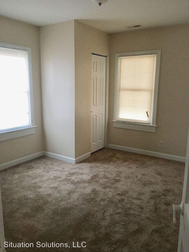 Building Photo - 2 br, 1 bath House - 1003 Burrow Ave