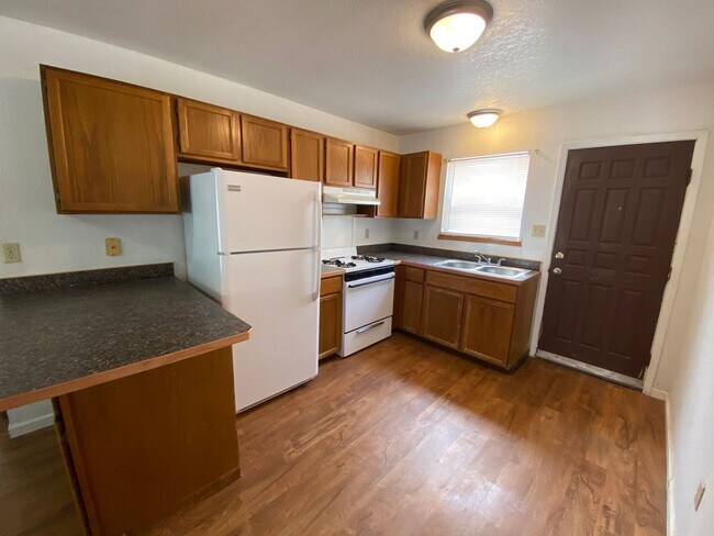Foto del edificio - Cute Apartment with Yard, Newly Updated AC