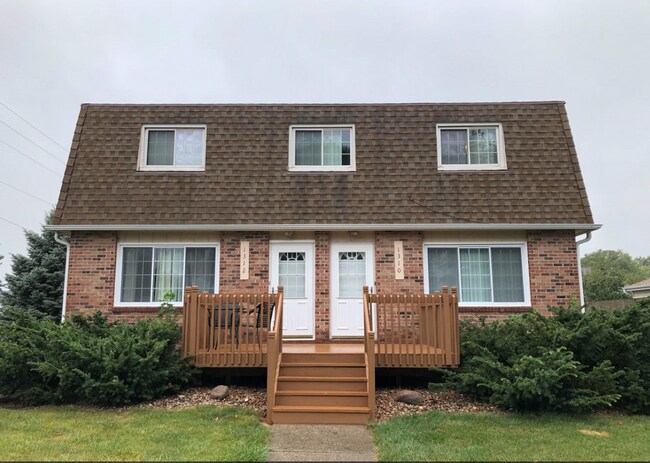 Building Photo - 1310 SE Rio Dr