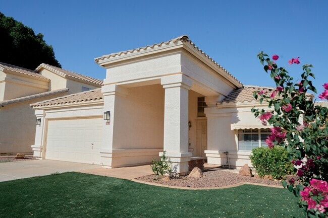 Building Photo - 1317 N Palmsprings Dr