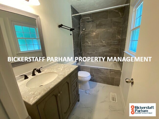 Building Photo - Welcome to this spacious 4 bedroom, 3 bath...