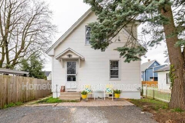 Building Photo - 348 E Derry Rd