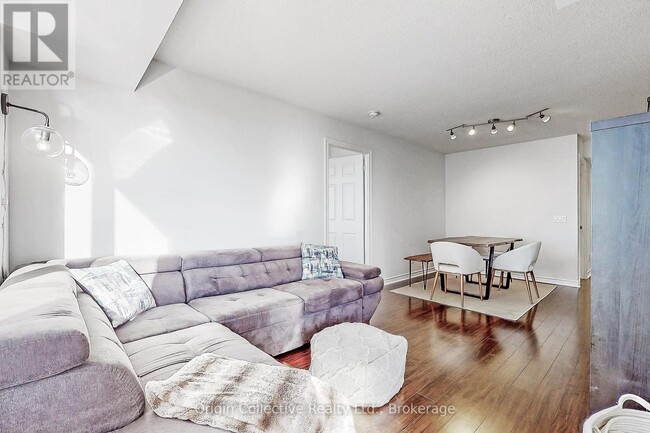 Photo du bâtiment - 5233 Dundas St W