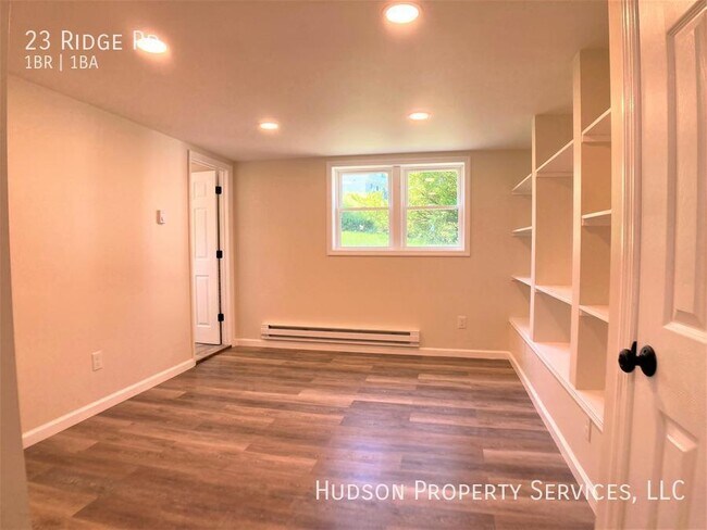 Foto del edificio - 23 Ridge Rd