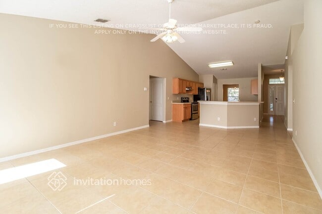 Building Photo - 2010 Southern Oak Loop