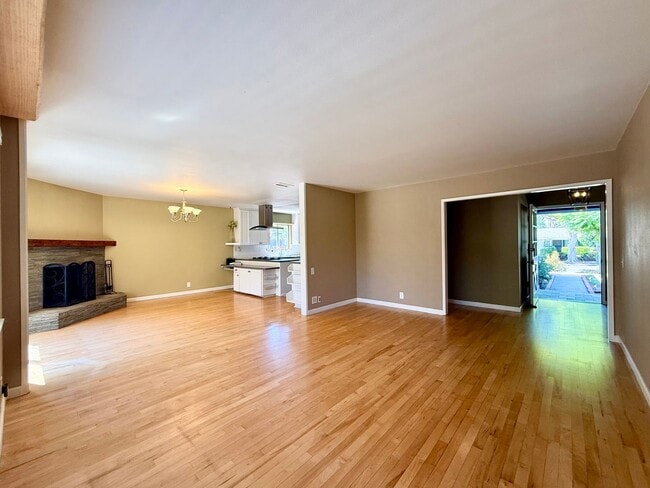 Building Photo - 74 San Dimas Ave