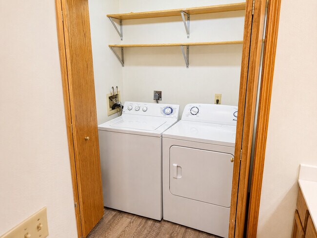 Foto del edificio - Pleasant Meadows Townhomes