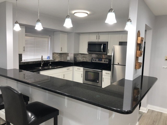 Foto del edificio - 825 S Dwyer Ave