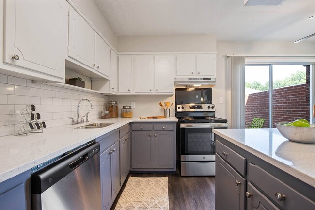 Foto del edificio - Sherwood Station Apartments