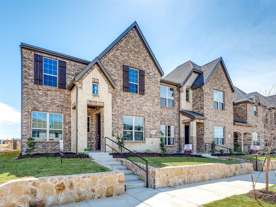 6500 Iron Horse Blvd, North Richland Hills, TX 76180 Townhouse for