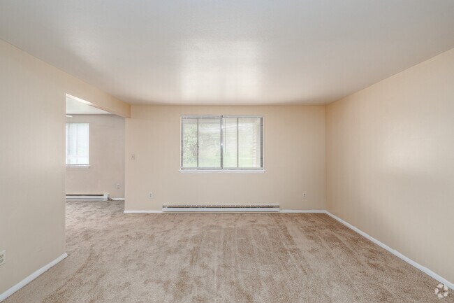 1 habitación, 1 baño - 700 pies cuadrados - Sala de estar - 52 Deerfield LLC