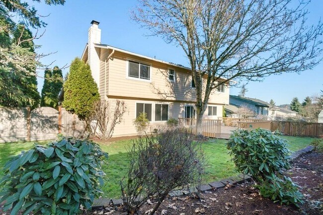 Building Photo - 4 bedroom in Bellevue WA 98008