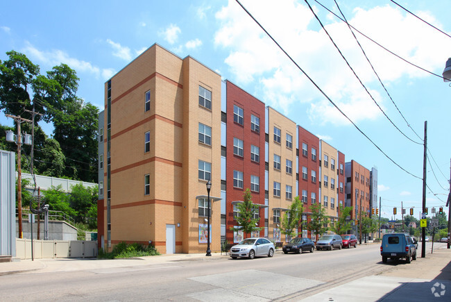 Building Photo - The Avenue Apartments