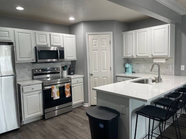 Building Photo - 1251 Cattail Dr