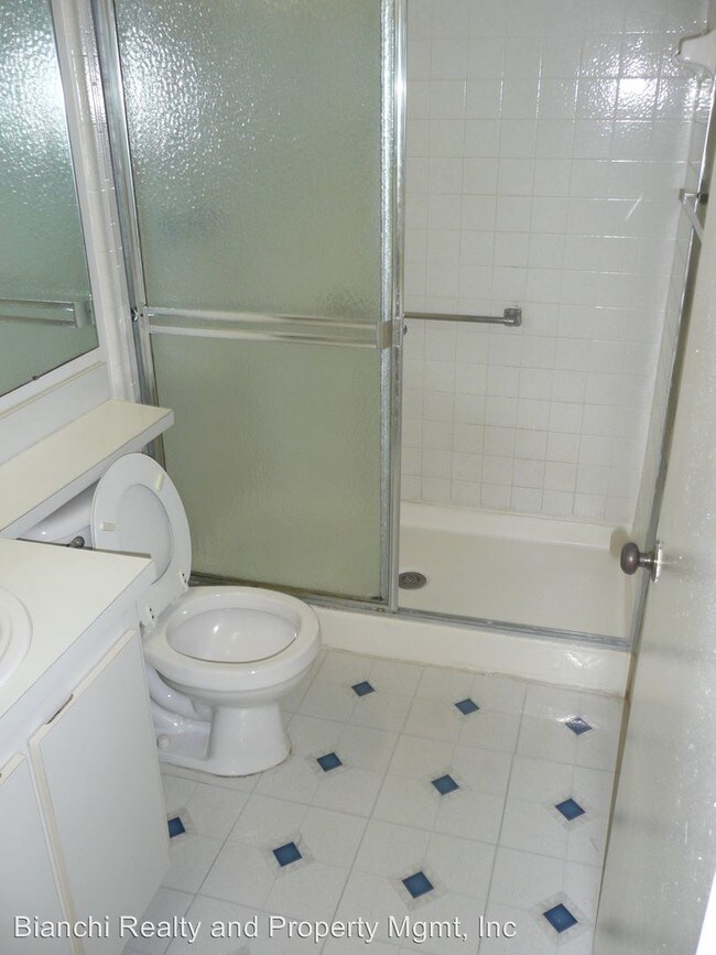 Foto del edificio - 1204 Pine Ridge Cir W