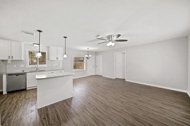 Building Photo - 5210 Balkin St