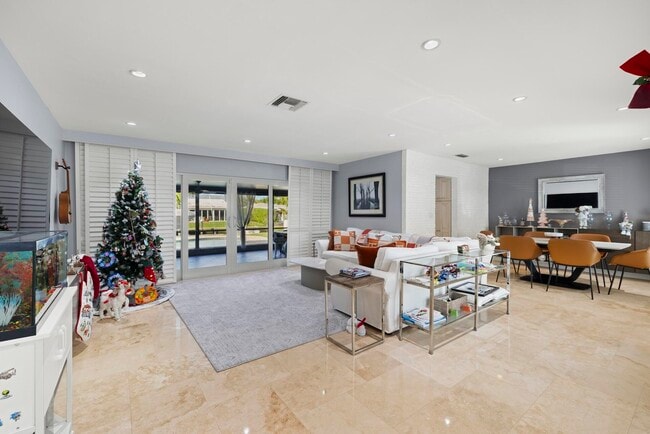 Foto del edificio - 6251 NE 19th Terrace