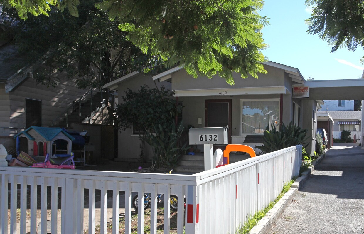 Foto del edificio - 6128-6132 Aldama St